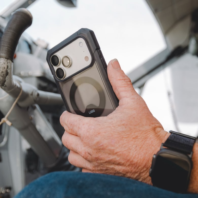 Capas UAG para smartphones