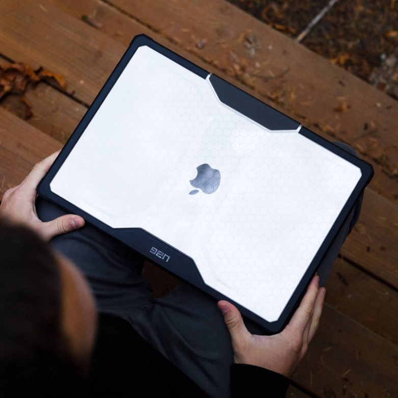 Capas UAG para laptops